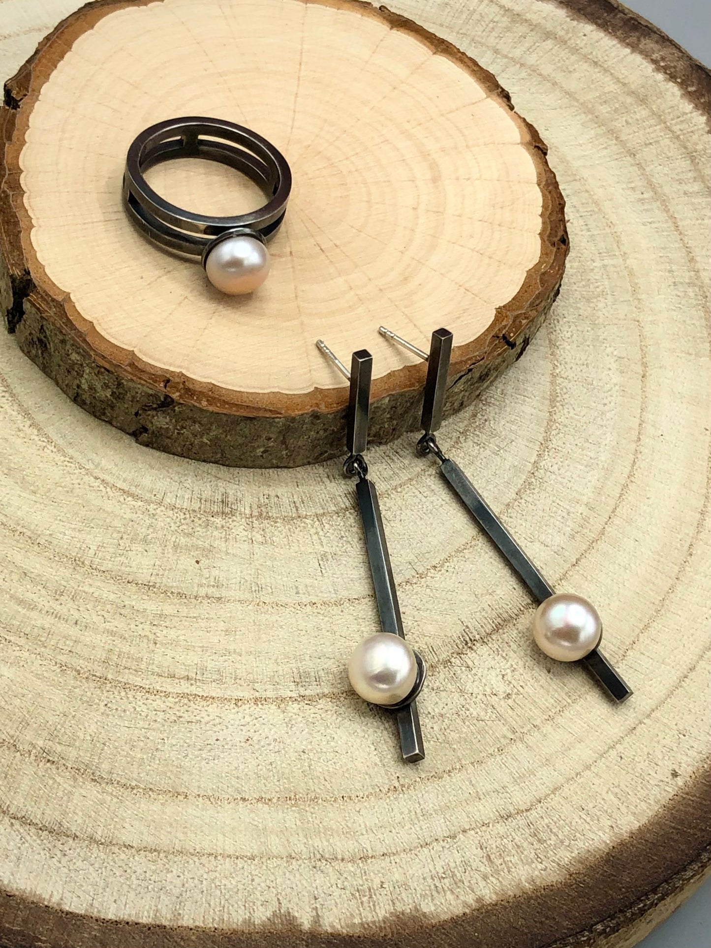 Noir & Pearl - Earrings Alignment