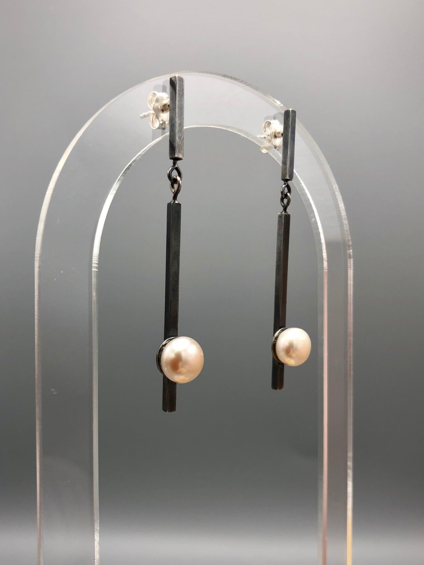 Noir & Pearl - Earrings Alignment